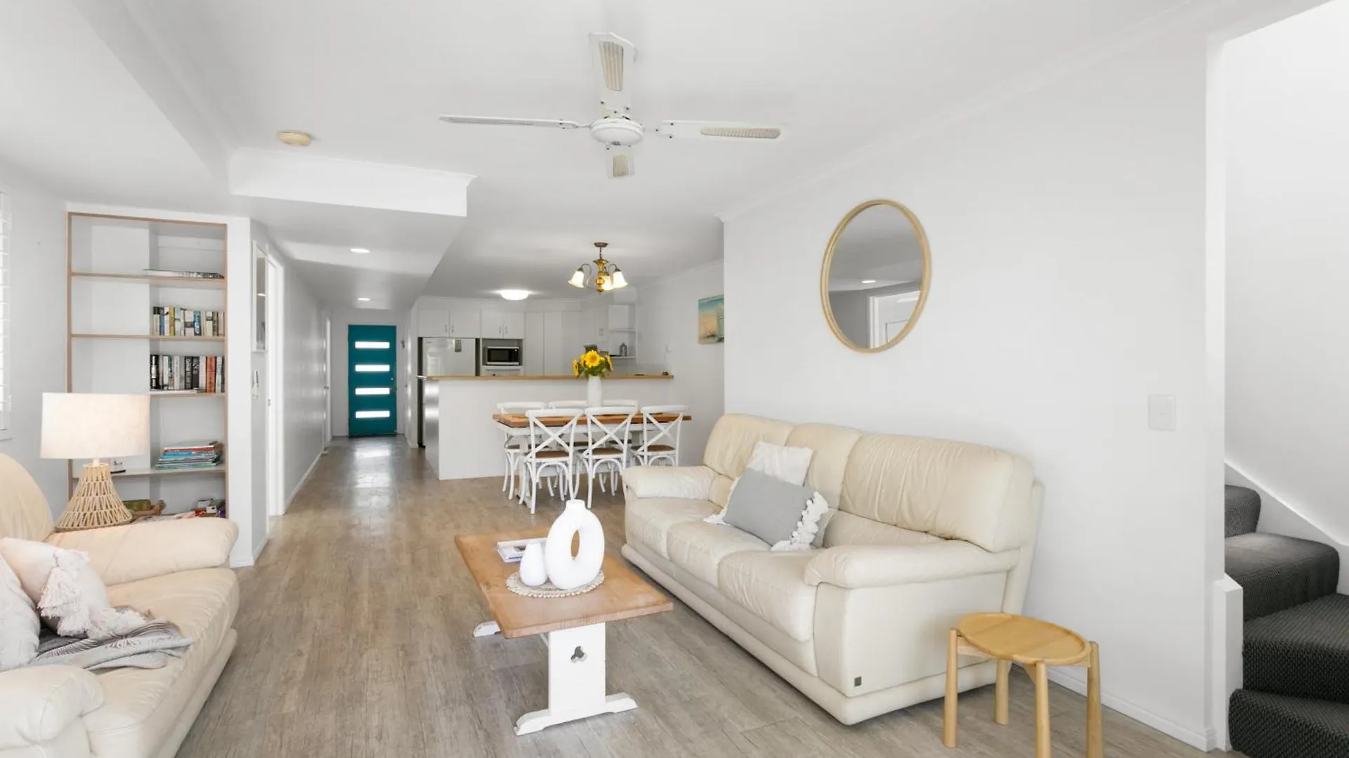 Noosa Sunseeker-Walk To Cafes & River, Pet Friendly Noosaville Holiday home