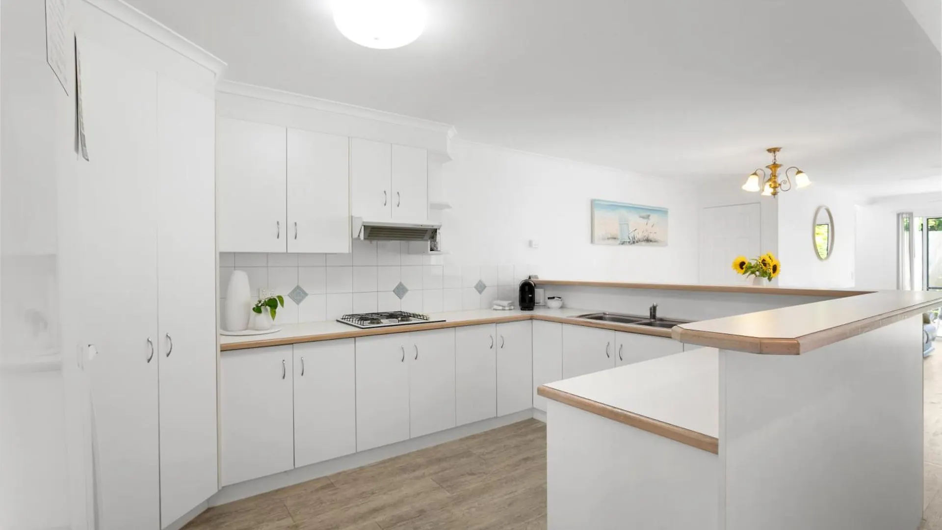 Noosa Sunseeker-Walk To Cafes & River, Pet Friendly Noosaville Australia